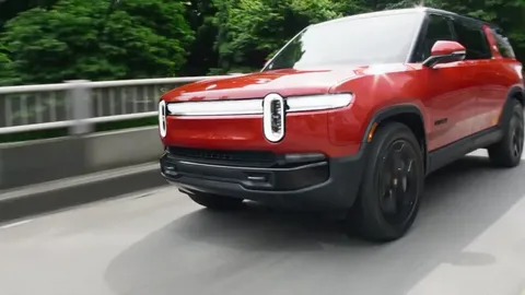 Performance and Acceleration of Rivian R1S