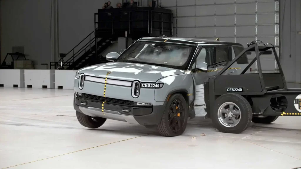2023 Rivian R1S safety features and ratings