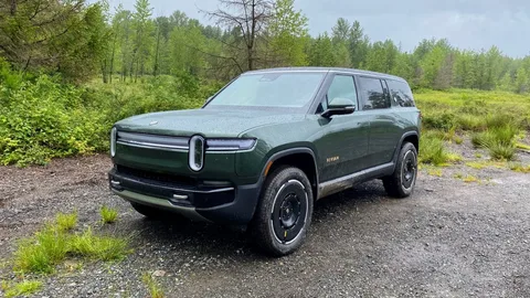 Base Model Rivian R1S Price 2025 Explained