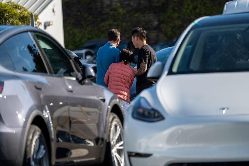 Future trends in electric vehicle leasing