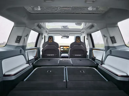 Rivian R1S Interior Spaciousness and Family Design