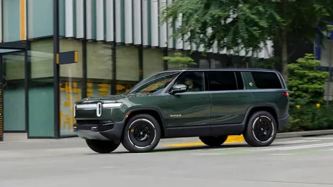 Rivian R1S Price 2025 Compared to 2024 Model