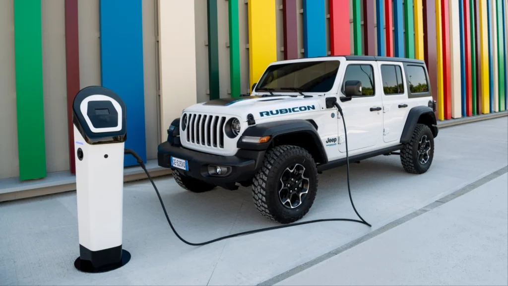Electric Jeep vs Gas Jeep Key Differences in Performance and Efficiency