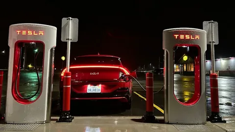 Tesla Supercharger Stations Near Me vs Other EV Charging Networks